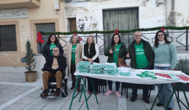 Encendido Navideño y Marcha Solidaria en Rena apoyando a ELA Extremadura