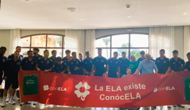 La Selección Española y la Federación Andorrana de Fútbol Muestran Solidaridad con ELA Extremadura en Badajoz.