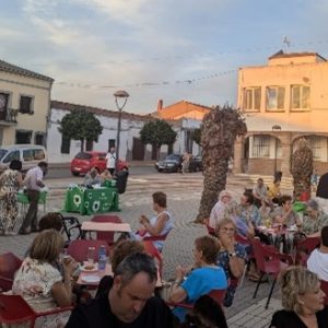 Torremejía se une por la ELA entre música, sorteos y motocross solidario