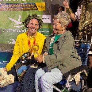 🏃‍♂️💚 Mérida causa solidaria por la ELA en una Media Maratón histórica
