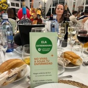 Cambalada celebra su 35º aniversario con una gala solidaria a favor de ELA Extremadura